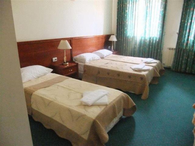 Rosary Sister Guest House Ein Karem Jeruzalem Kamer foto