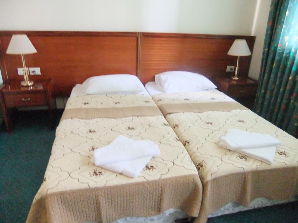 Rosary Sister Guest House Ein Karem Jeruzalem Buitenkant foto