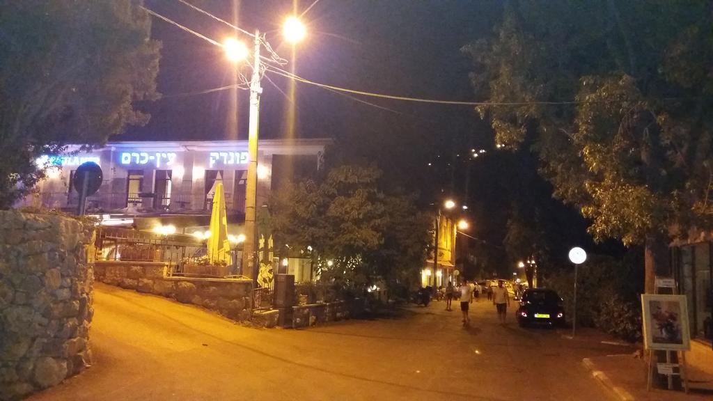 Rosary Sister Guest House Ein Karem Jeruzalem Buitenkant foto