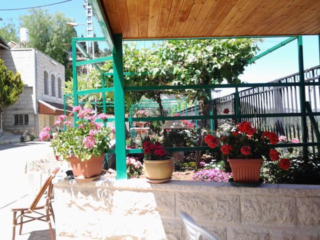 Rosary Sister Guest House Ein Karem Jeruzalem Buitenkant foto